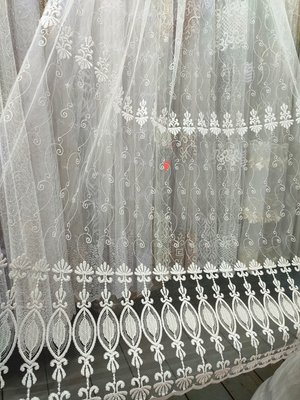 Фатинова тюль білого кольору з вишивкою 85319 фото